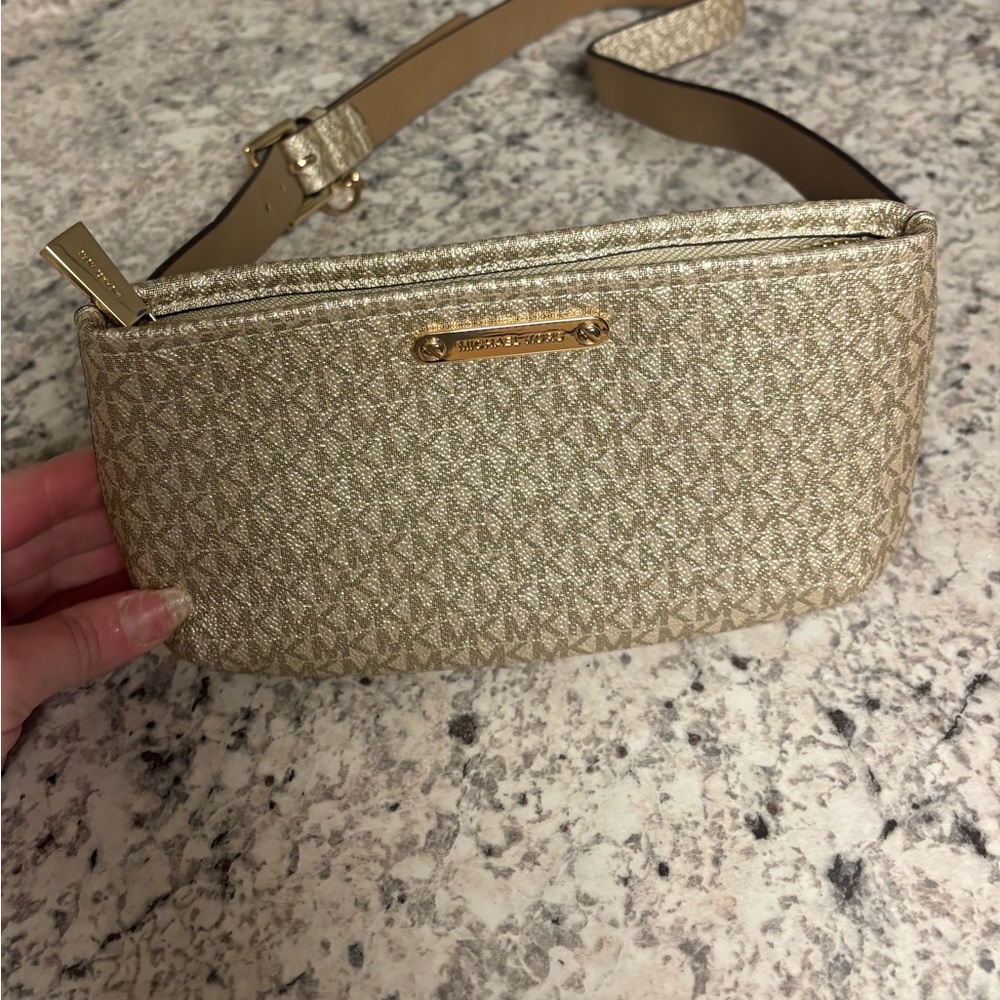 Michaels Kors fanny Pack-Brand New